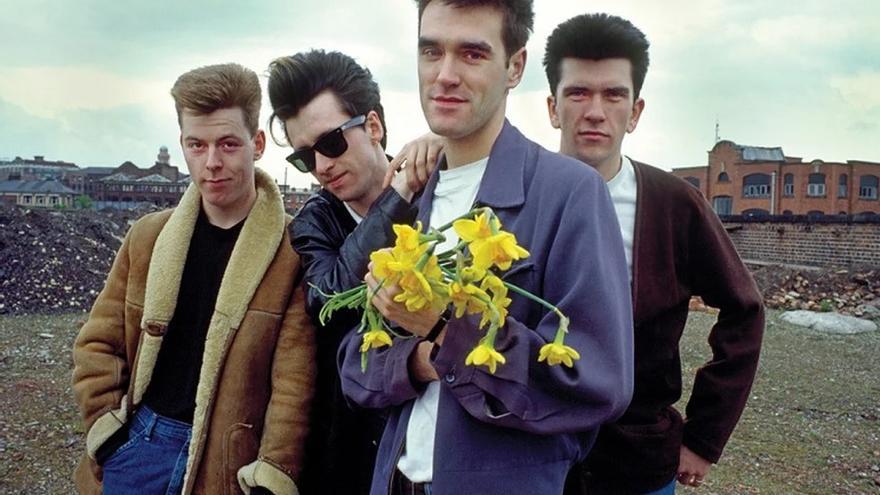 Imagen promocional de los integrantes de la histórica banda The Smiths.