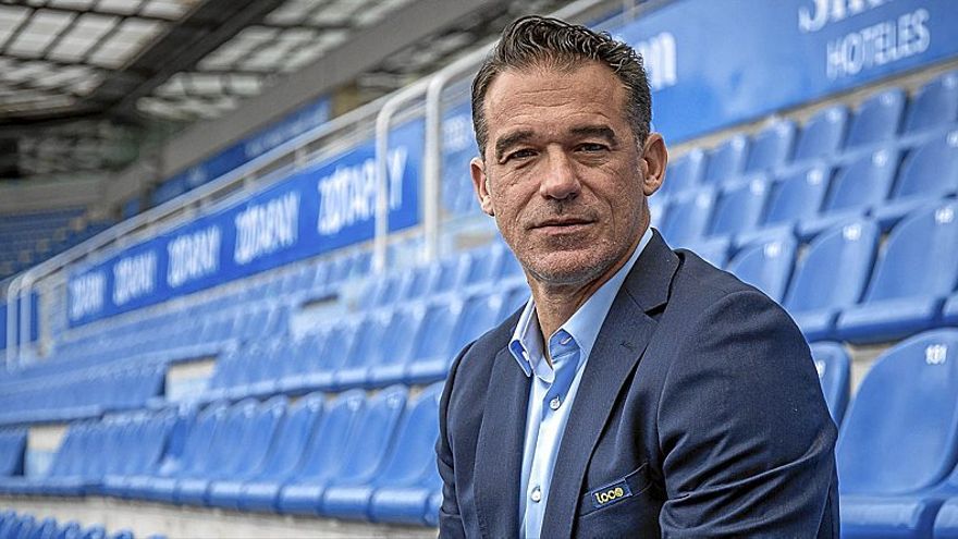 Luis García Plaza, poco después de su presentación oficial como nuevo entrenador del Deportivo Alavés. | FOTO: ALAVÉS