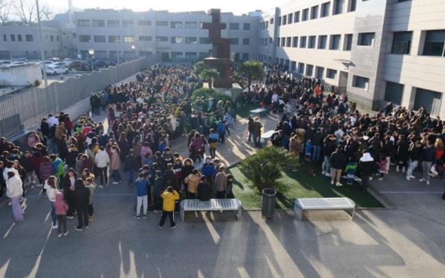 El acto reuni&oacute;n a 1.800 personas en el colegio Maristas