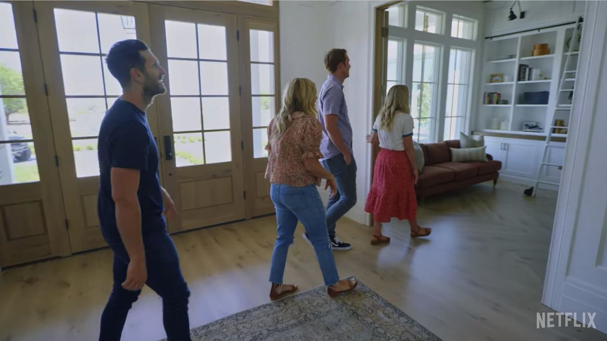 Travis Hansen muestra su hogar en el programa de Netflix