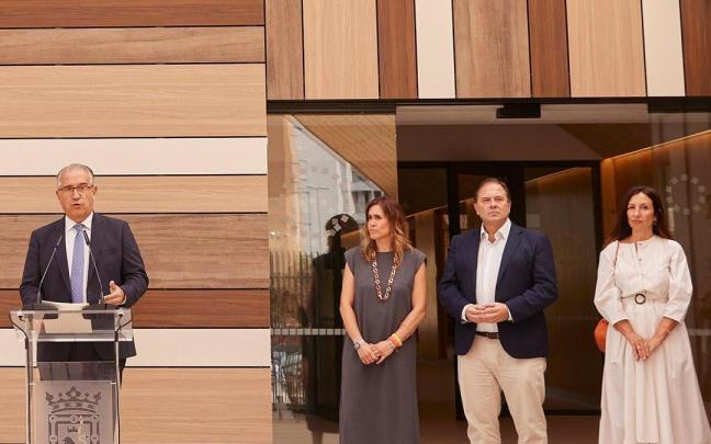 Ana Sesma, primera por la derecha, en la inauguración del curso escolar 22/23 de las Escuelas Infantiles