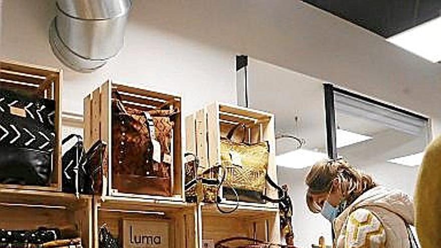 Un puesto de la feria. Foto: | N.G.