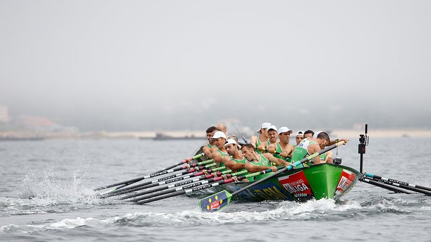 La Ama Guadalupekoa, durante una regata.