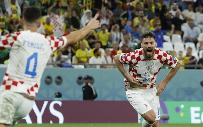 Bruno Petkovic celebra su gol.