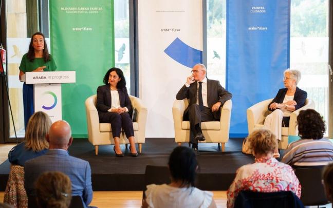 Presentaci&oacute;n de los encuentros Araba in progress en Ataria