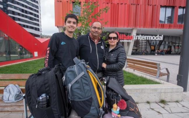 Miguel Palacios, Rocío Melar y su hijo Ernesto.