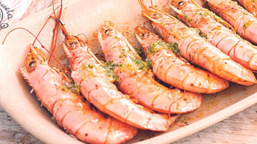 La Guingueta. Ofrece una carta muy variada, en la que destacan las diferentes tapas y las paellas. Paseo de la Rambla, 19.