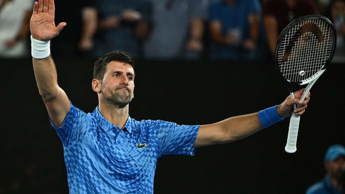 Djokovic celebra la victoria ante Minaur