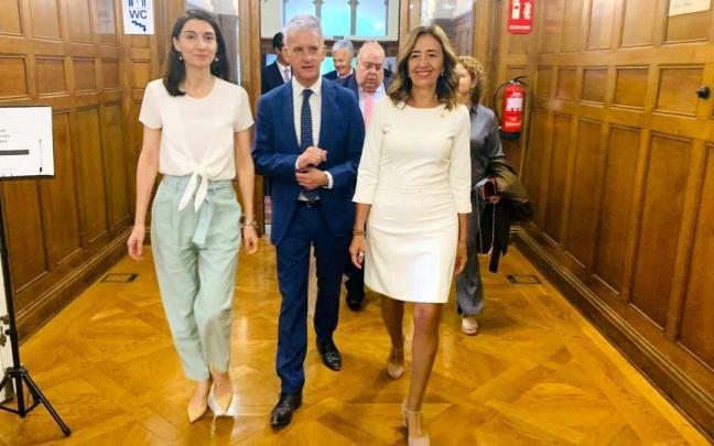 Pilar Llop, I&ntilde;aki Subijana y Olatz Garamendi, ayer en Donostia.