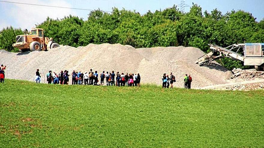 Montaña de piedras depositadas en Belartza Alto en 2016. | FOTO: N.G.