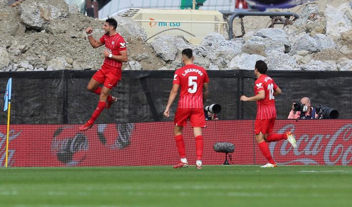Rafa Mir celebra el gol que le hizo al Celta en la última visita del Sevilla a Balaídos.