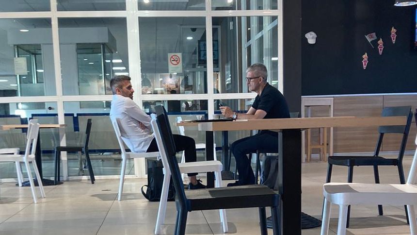 Olabe y Bretos esta mañana en Hondarribia antes de viajar a Madrid.