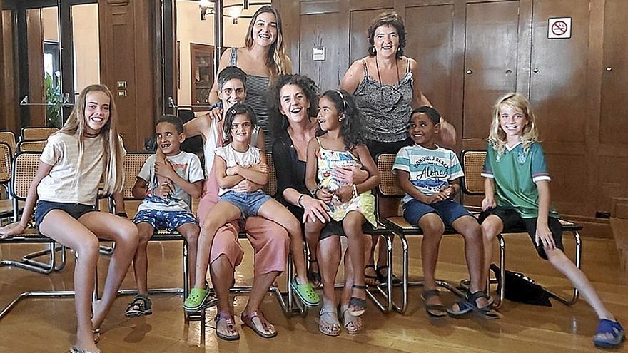 Despedida a los txikis saharauis que han pasado el verano en Elorrio