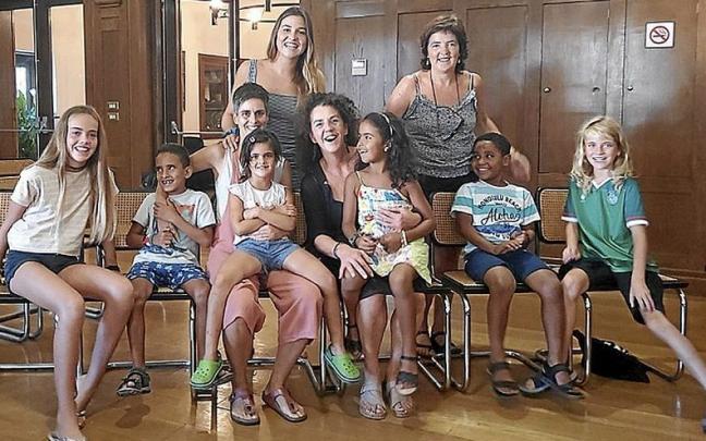 Despedida a los txikis saharauis que han pasado el verano en Elorrio
