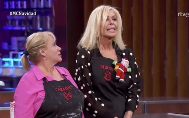 Carmina Barrios y Bibiana Fernández en la prueba de expulsión de 'MasterChef Navidad'. Carmina Barrios y Bibiana Fernández en la prueba de expulsión de 'MasterChef Navidad'.