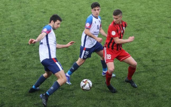 Lance del encuentro entre la Mutilvera y el Arenas de la pasada jornada.