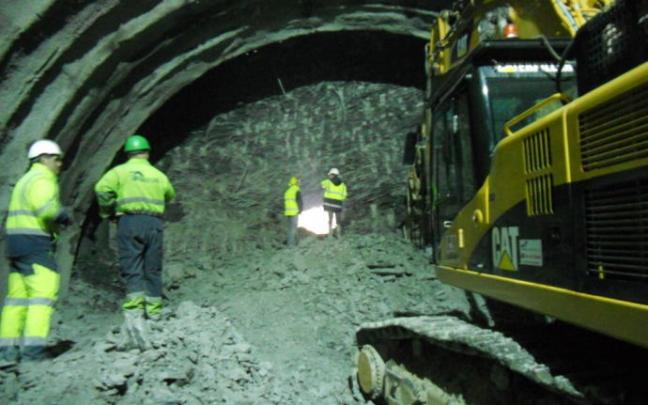 Obras de tunelación en el recorrido del TAV.