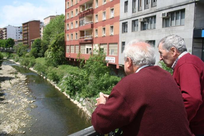 Vistas del río Nervión a su paso por Llodio.