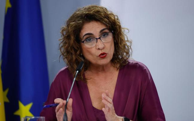 La ministra de Hacienda, María Jesús Montero, en la rueda de prensa posterior al Consejo de Ministros. La ministra de Hacienda, María Jesús Montero, en la rueda de prensa posterior al Consejo de Ministros.