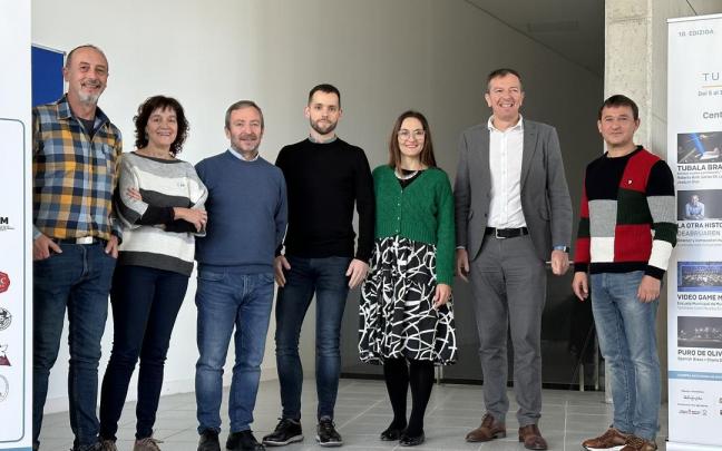 Organizadores y patrocinadores y autoridades del festival.