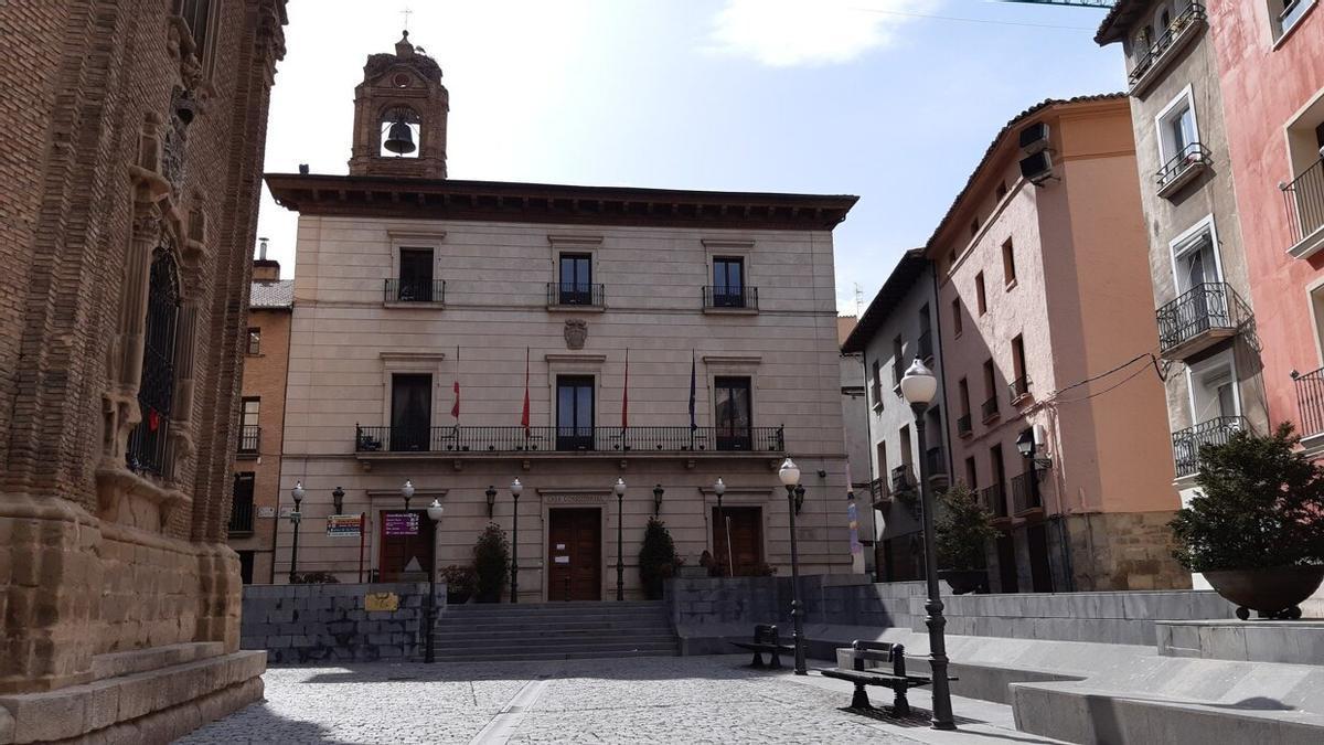 Fachada del Ayuntamiento de Tudela en la plaza Vieja