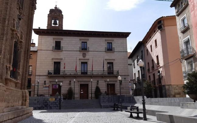 Fachada del Ayuntamiento de Tudela en la plaza Vieja Fachada del Ayuntamiento de Tudela en la plaza Vieja