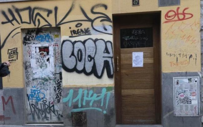 Grafitis en una calle de Vitoria. Grafitis en una calle de Vitoria.