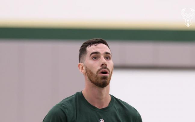 Luca Vildoza, entrenando en las instalaciones de los Milwaukee Bucks
