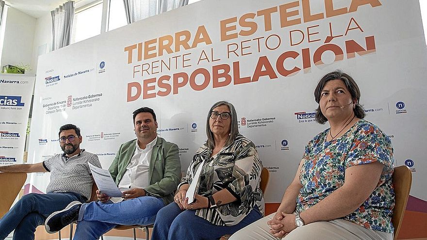 De izquierda a derecha, Jesús María Rodríguez, Alberto Guzmán, Carmen Puerta y María Luisa Elguea.