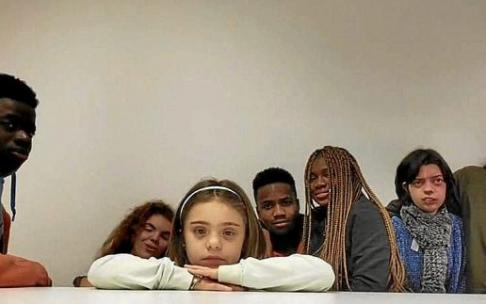 'Libre, inclusiva' cuestiona los planteamientos prácticos de la escuela contrastándolos con las vivencias del propia alumnado. Fotos: Cedidas
