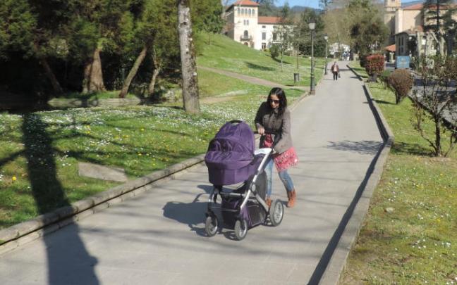 Tramitados en Euskadi 10.717 permisos por nacimiento y cuidado de menor en el primer semestre Tramitados en Euskadi 10.717 permisos por nacimiento y cuidado de menor en el primer semestre