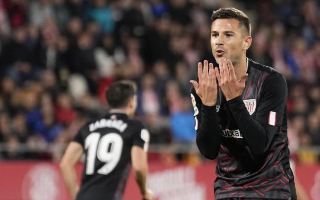 Guruzeta celebra el gol del honor conseguido ante el Girona.