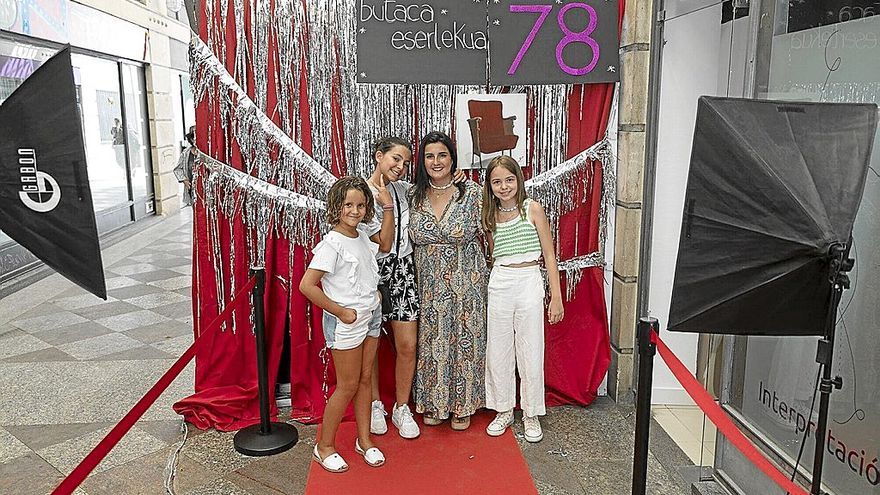 Con motivo de la inauguración, ayer, de su nuevo local, la escuela de interpretación Butaca 78 organizó un photocall.