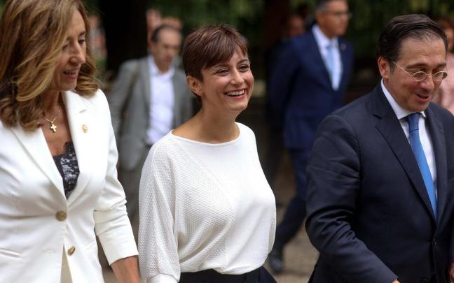 La ministra de Política Territorial, Isabel Rodríguez, con la consejera de Autogobierno, Olatz Garamendi La ministra de Política Territorial, Isabel Rodríguez, con la consejera de Autogobierno, Olatz Garamendi