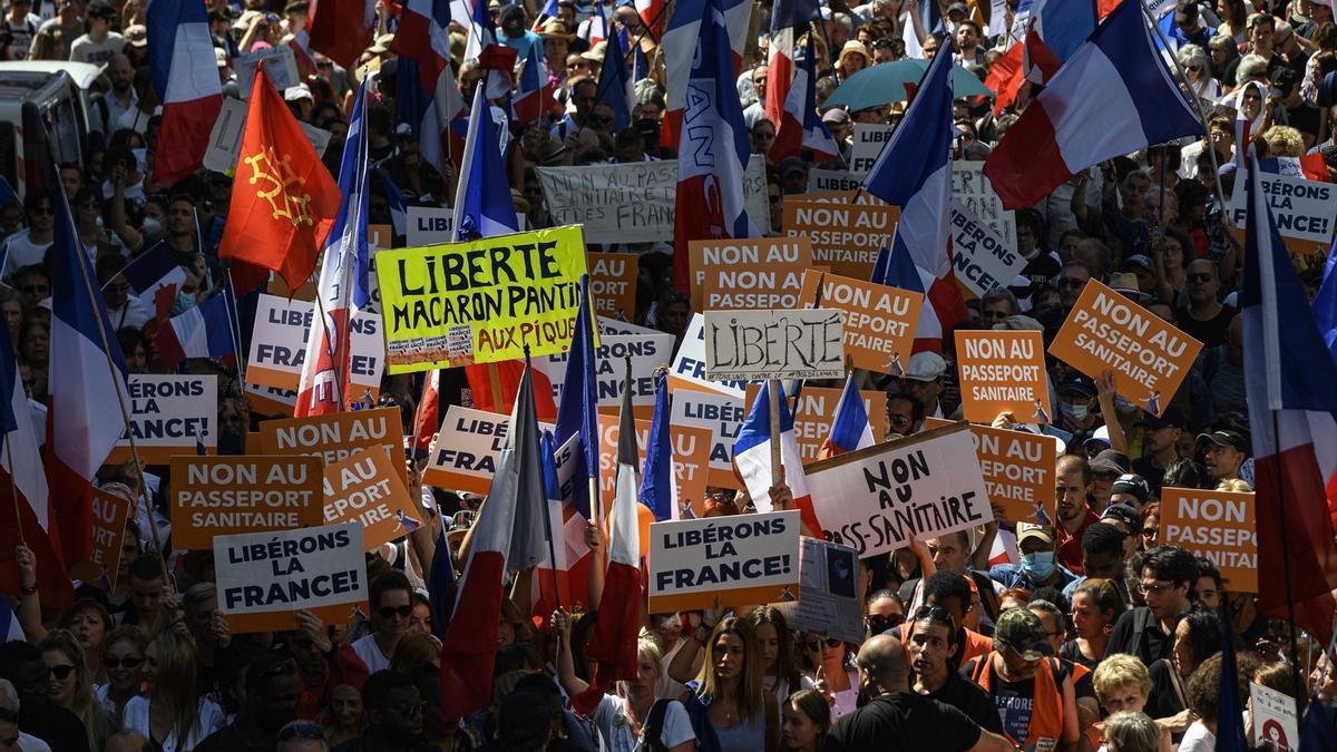 Protesta contra la vacunación obligatoria en Francia.