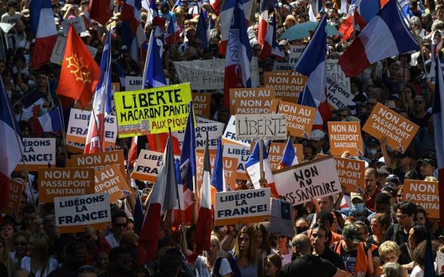 Protesta contra la vacunación obligatoria en Francia.