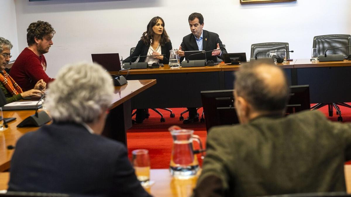 María Sanz de Galdeano (Cein) y Mikel Irujo.