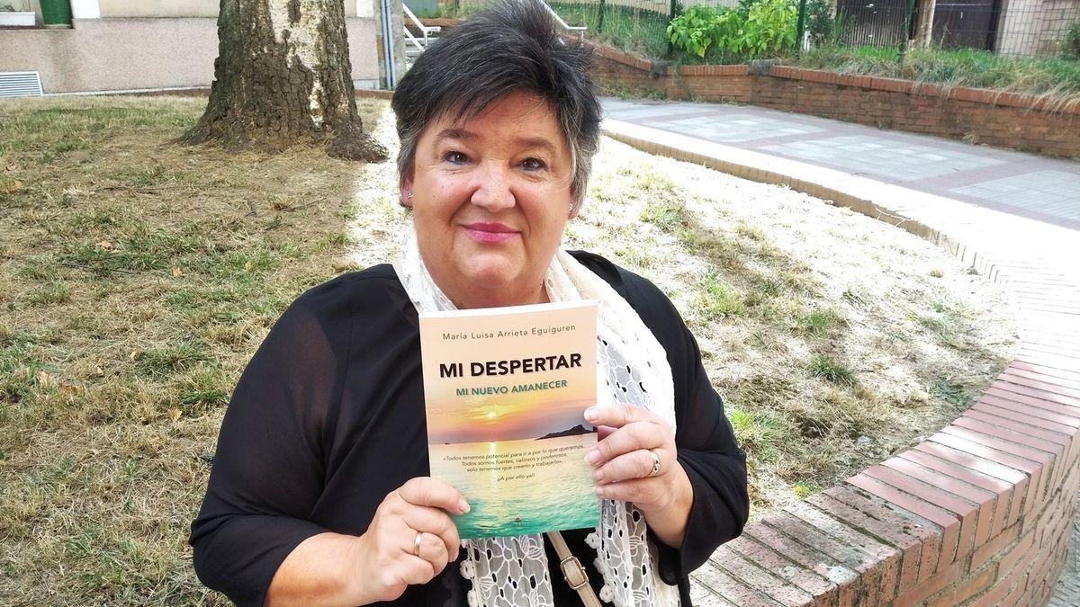 María Luisa acaba de publicar su primer libro: ‘Mi despertar, mi nuevo amanacer’.