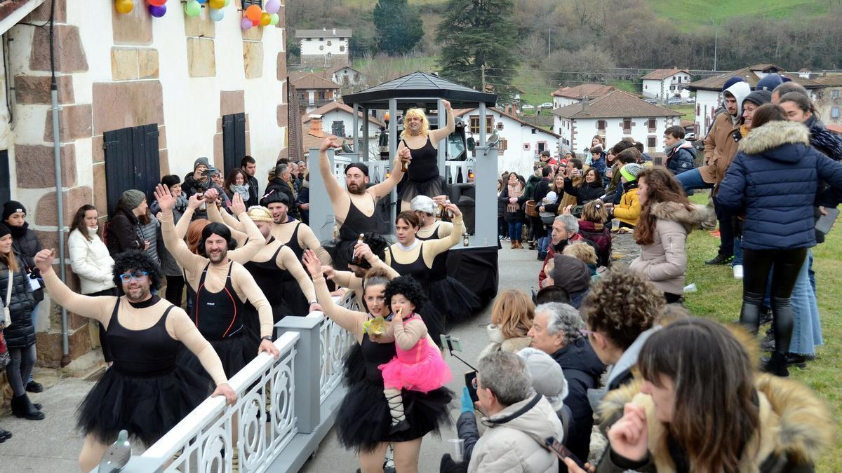 Sunbilla vuelve a celebrar su desfile de Carnavales