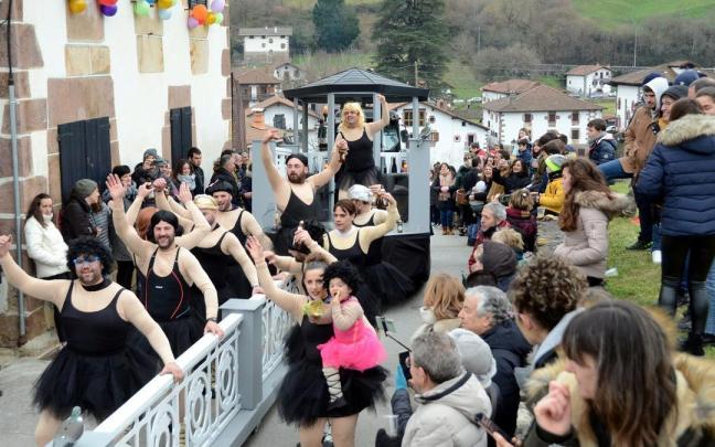 Sunbilla vuelve a celebrar su desfile de Carnavales
