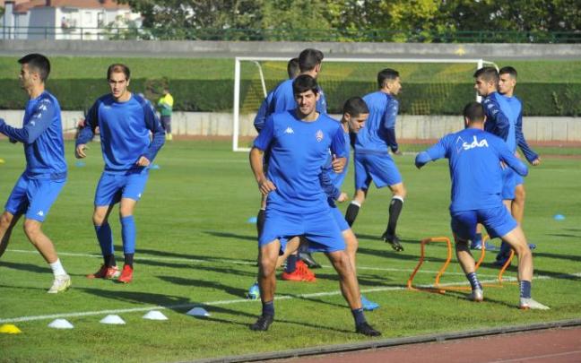 Mikel San José, en un entrenamiento con el Amorebieta.