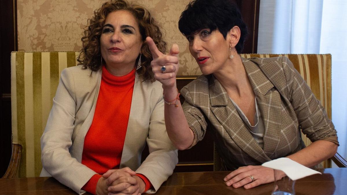 La ministra de Hacienda y Función Pública, Mª Jesús Montero, con la consejera Elma Saiz