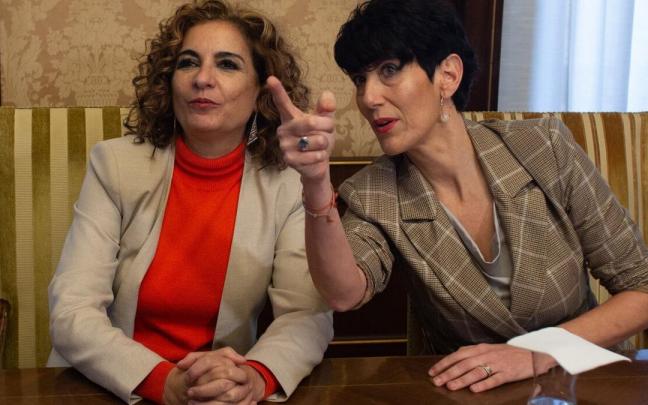La ministra de Hacienda y Función Pública, Mª Jesús Montero, con la consejera Elma Saiz