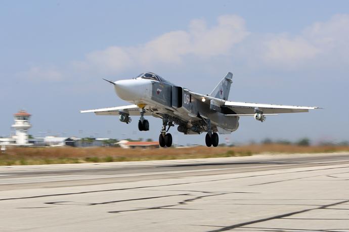 Imagen de archivo de un avión de combate ruso Sukhoi SU 24.