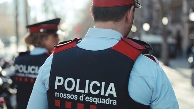 Agentes de patrulla de los Mossos d'Esquadra, en una imagen de archivo. Agentes de patrulla de los Mossos d'Esquadra, en una imagen de archivo.