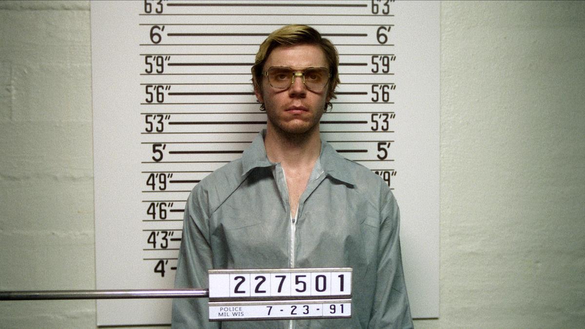 El actor Evan Peters, en ‘Monstruo: la historia de Jeffrey Dahmer’.