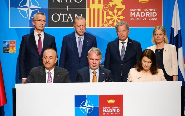 Firma del acuerdo entre Turquía, Suecia y Finlandia. Firma del acuerdo entre Turquía, Suecia y Finlandia.
