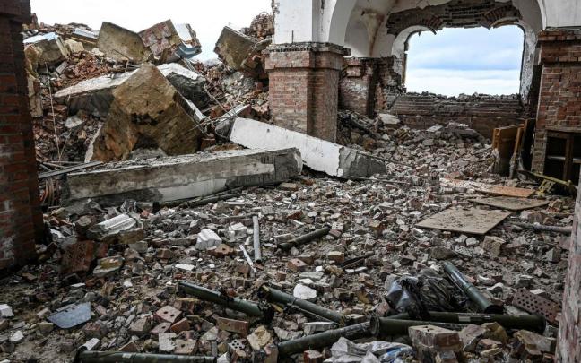 Destrucción en una zona cercana a Donetsk Destrucción en una zona cercana a Donetsk