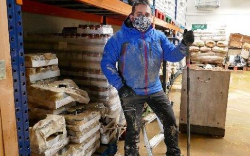 A Ismael Jiménez, de Conservas del Reino, la inundación le pilló en plena campaña de Navidad.