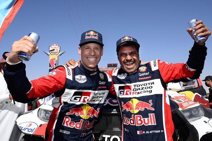 Mathieu Baumel y Nasser Al-Attiyah celebran la conquista del Dakar.